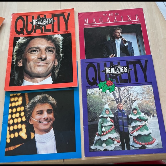 Barry Manilow 10 fan club magazine/ newsletter set - 1990-1994. VG condition. - Picture 2 of 4